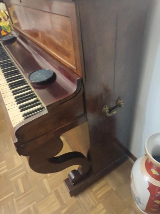 Piano vertical Pleyel Wolff & C.