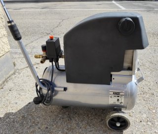Compresor de aire eléctrico 24 l.