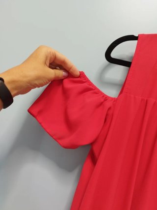 Vestitino rosso spalle scoperte