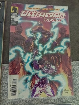 Lote 4 cómics vintage Marvel / Ultraman / Ultraver