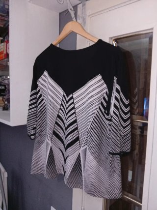 Blusa T&F Negra y Blanca Talla XL