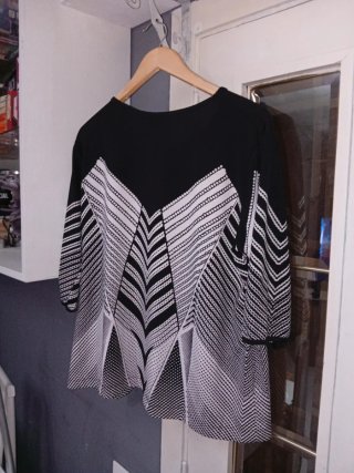 Blusa T&F Negra y Blanca Talla XL