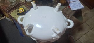 Sopera antigua de porcelana