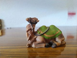 Camellos de resina para Belén