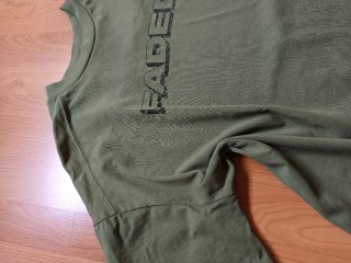 Camiseta verde con estampado FADED oversize M