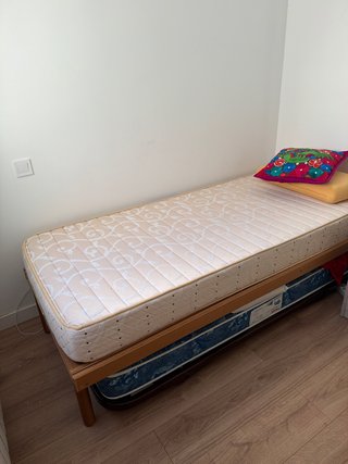 2 Letti Singoli 90 + Sommier in Legno