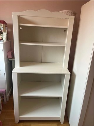 Armario y estantería ideal para habitación de bebé