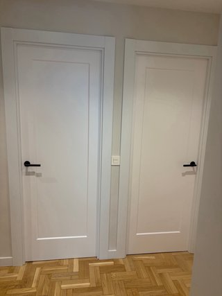 Puertas y suelo de madera