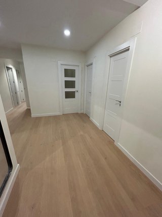Puertas y suelo de madera