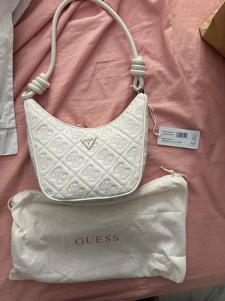 Bolso Guess blanco acolchado
