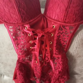 Body lencero encaje rojo Talla 95C con relleno
