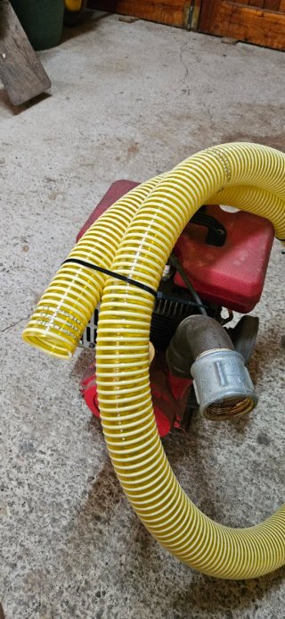 Motobomba Campeón H-102 4,5 CV Gasolina + manguera