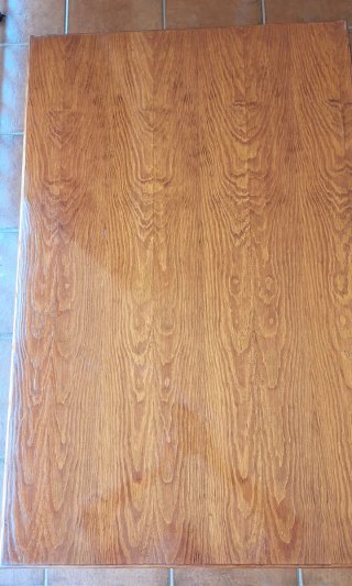 Mesa baja de madera estilo rústico