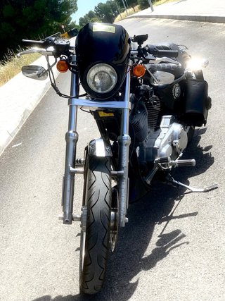 Harley Davidson Sportster 883 Negra y Blanca