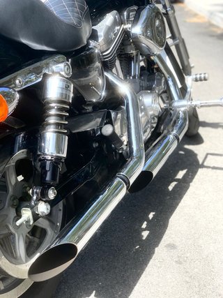 Harley Davidson Sportster 883 Negra y Blanca
