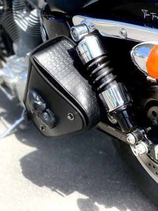 Harley Davidson Sportster 883 Negra y Blanca