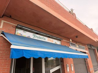 Toldo électrico azul 5,2m de largo 1,7 de apertura
