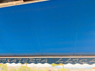 Toldo électrico azul 5,2m de largo 1,7 de apertura