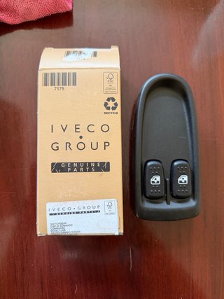 Interruptor elevalunas IVECO original.