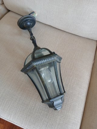 Farol de metal y cristal