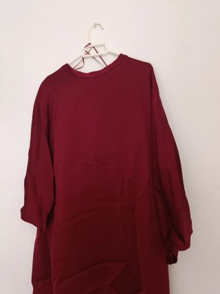 Vestido midi Zara satinado rojo
