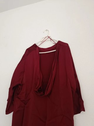 Vestido midi Zara satinado rojo