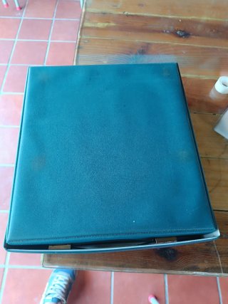 Máquina de escribir Olivetti DORA