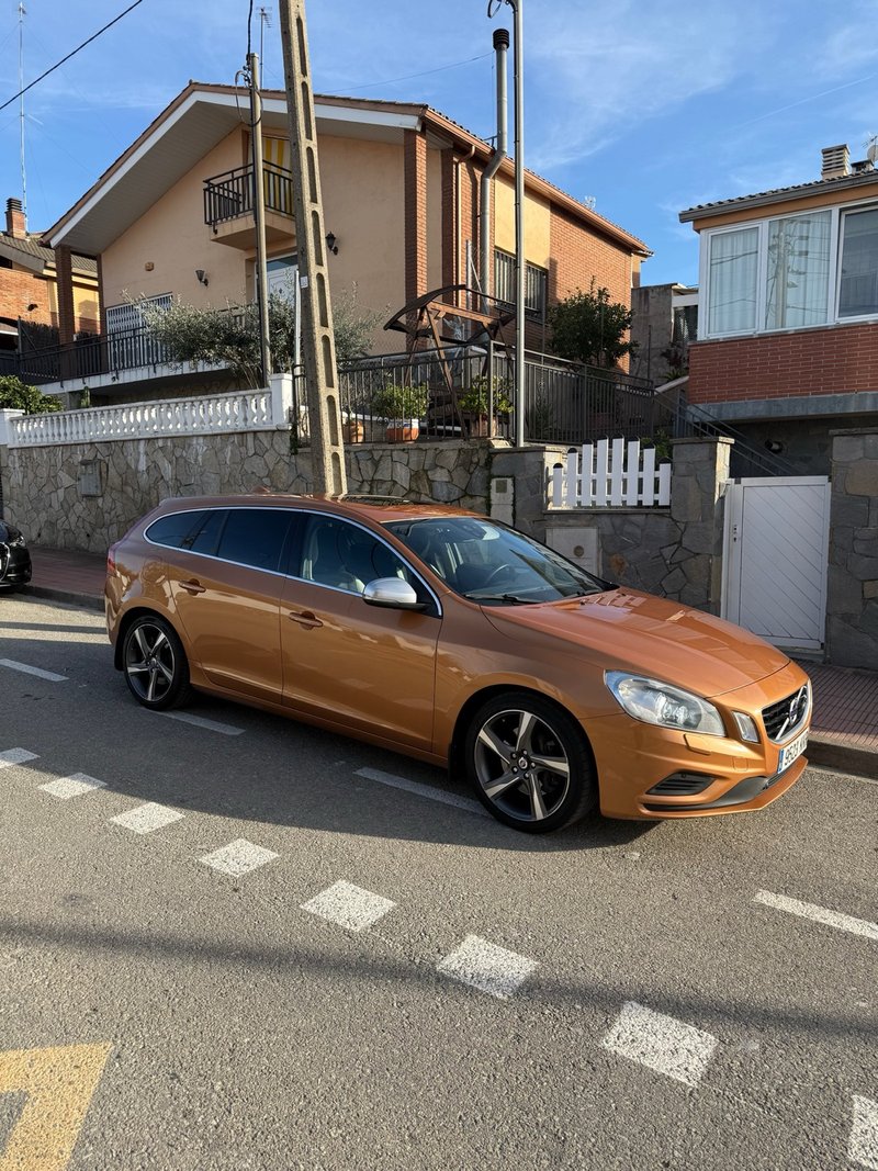 Volvo V60 2011 - foto 1