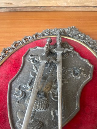 Scudo stemma medievale ornamentale vintage anni 50