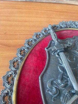 Scudo stemma medievale ornamentale vintage anni 50