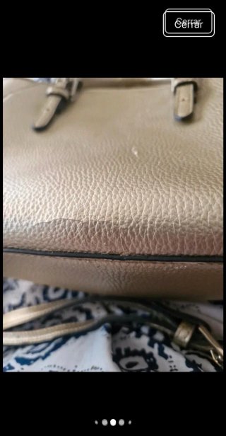 Bolso Guess Dorado