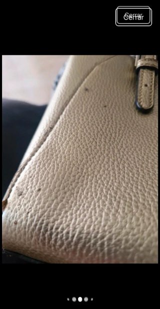 Bolso Guess Dorado
