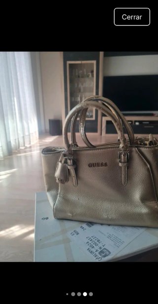 Bolso Guess Dorado