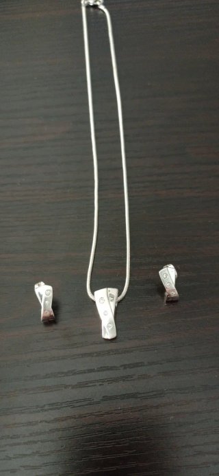 Conjunto Pendientes y Colgante Plateados