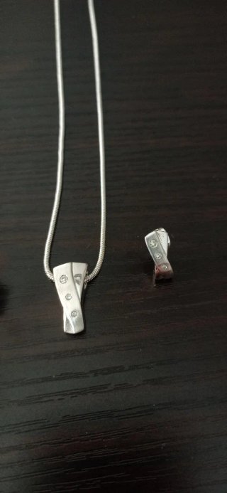 Conjunto Pendientes y Colgante Plateados