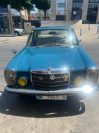 Mercedes-Benz W115 1980