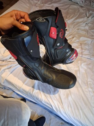 Botas de moto SPEED seminuevas.
