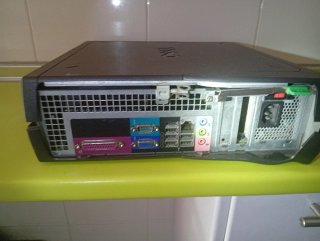 Ordenador Dell Negro y Monitor