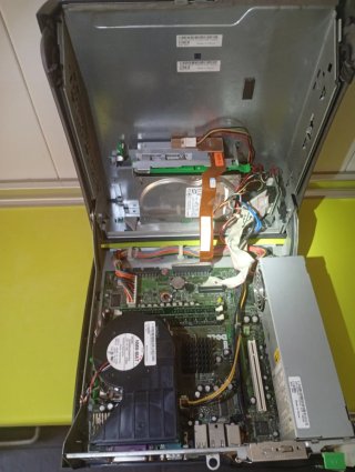 Ordenador Dell Negro y Monitor