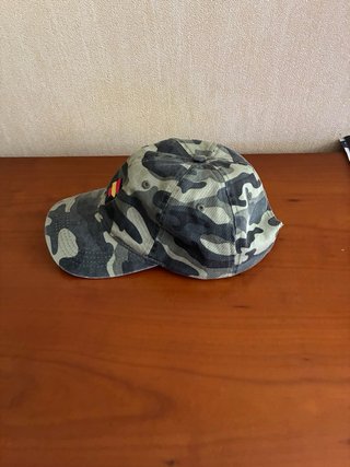 Gorra de camuflaje con parche