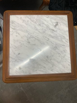 Mesas de comedor de madera y mármol