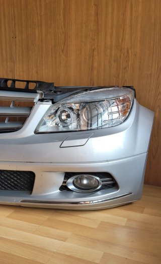 Frontal Mercedes W204