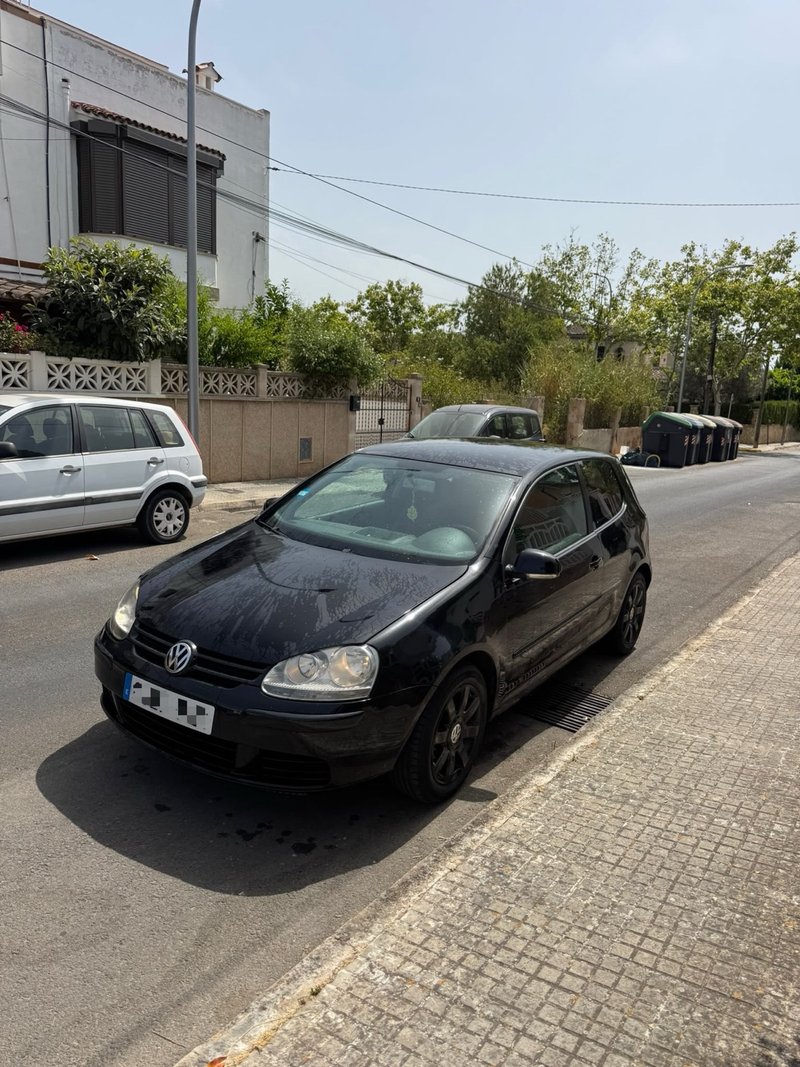 Volkswagen Golf 1.9 TDI - foto 1