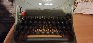 Máquina de escribir Olivetti Lexicon 80