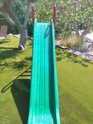 Tobogán infantil verde