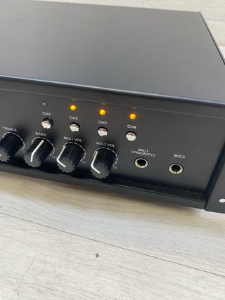 Amplificador 4 zonas 90 w LTC Negro