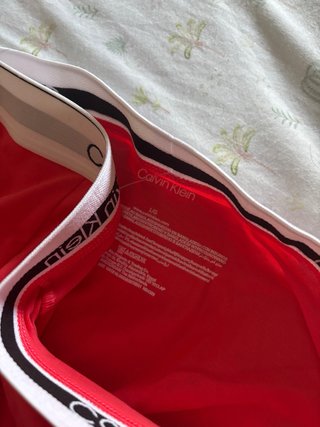 Calzoncillos Calvin Klein Talla L (Rojo y Gris)