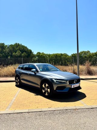 Volvo V60 Cross Country B4 2021