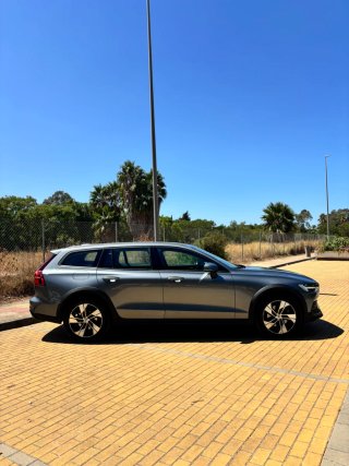 Volvo V60 Cross Country B4 2021