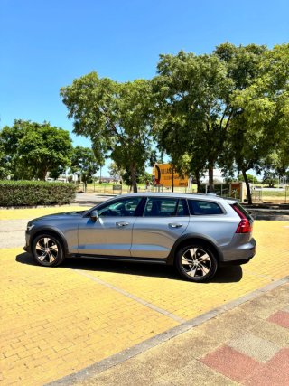 Volvo V60 Cross Country B4 2021
